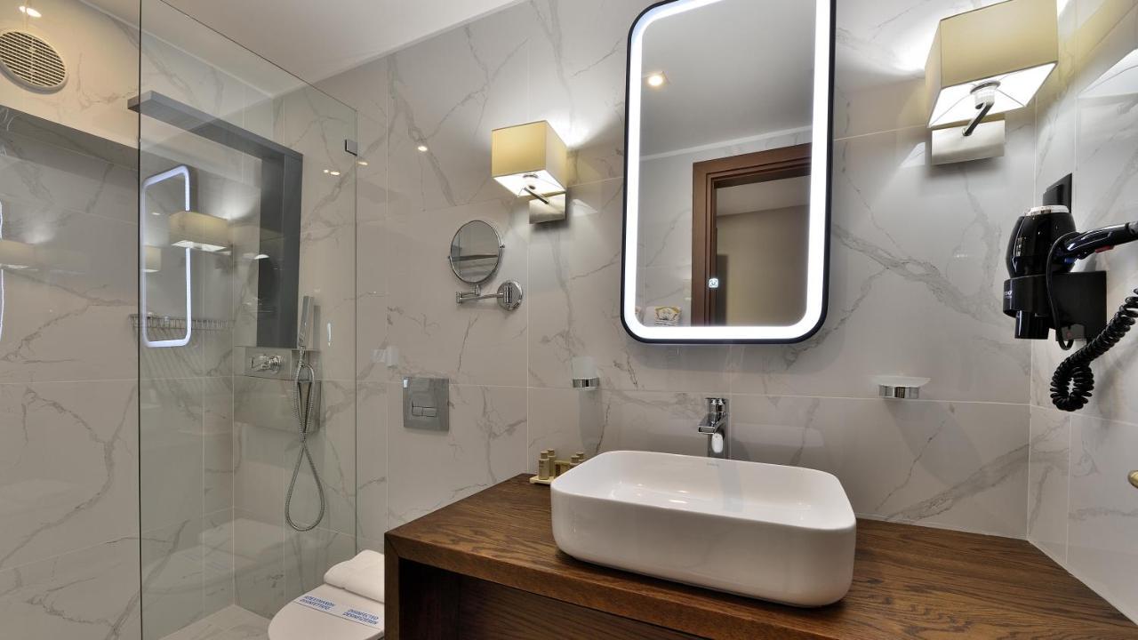 Hotel 44 Atene Esterno foto